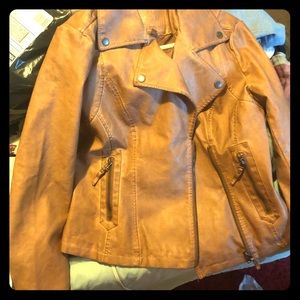 Uggs brand new , jacket like new